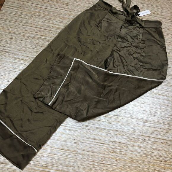 W-116 Heartloom paperbag waist satin wide-leg pant size L nwt* - Picture 1 of 4